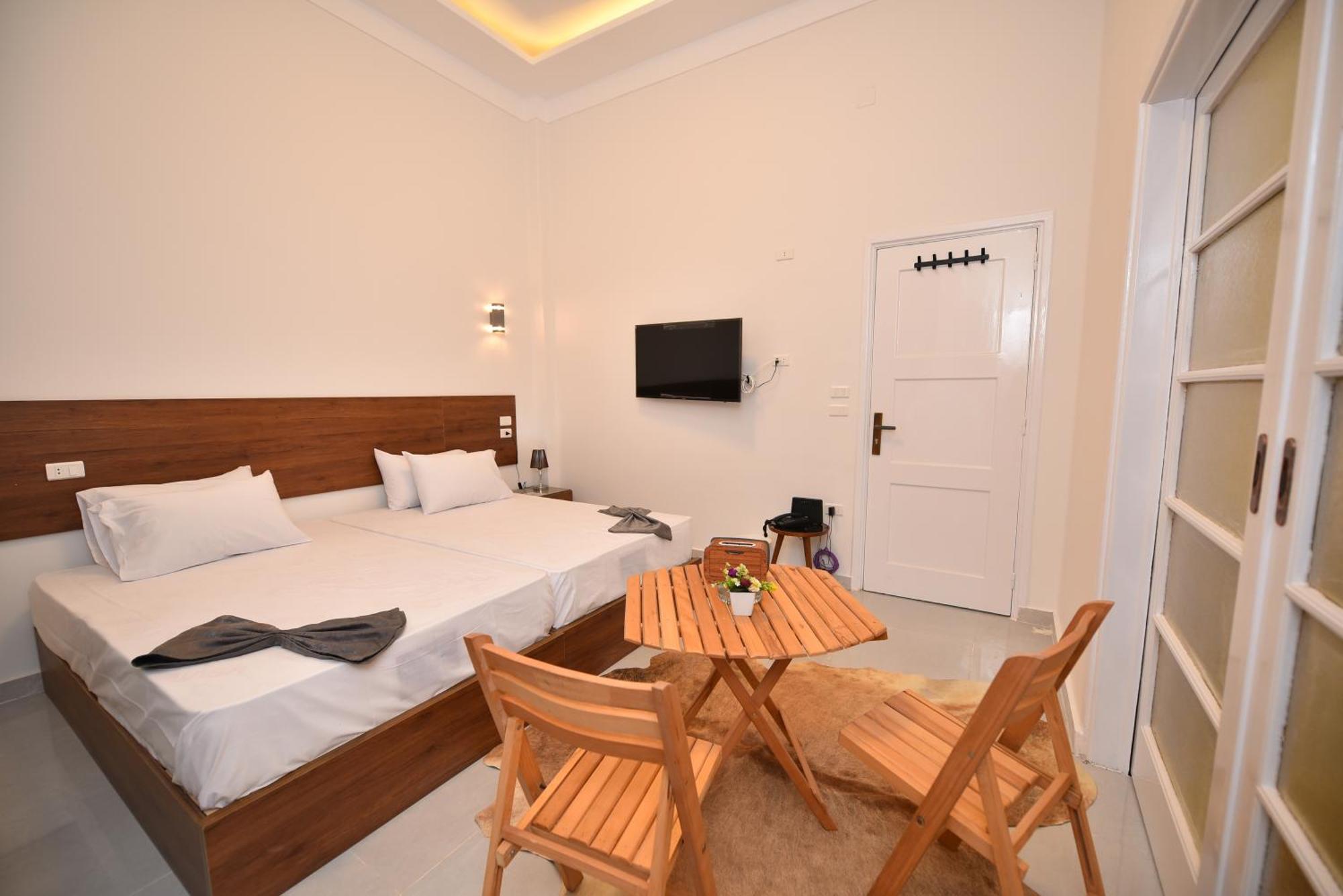 Family Downtown Aparthotel