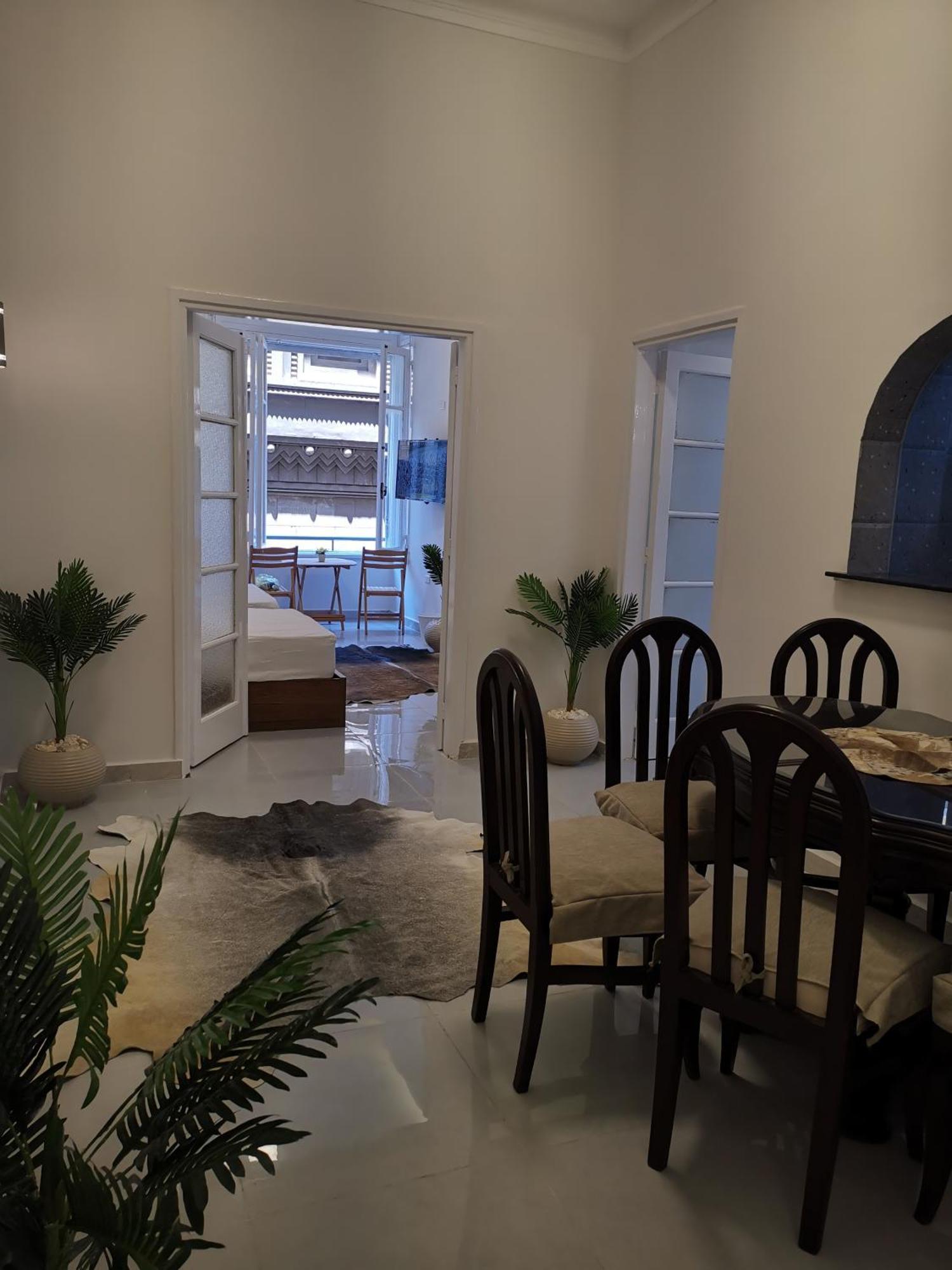 Family Downtown Aparthotel
